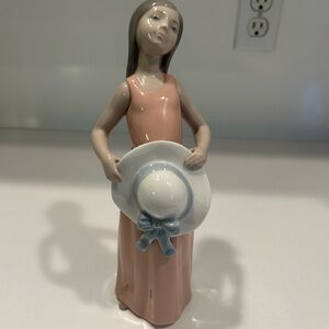 Lladro Porcelain Girl Figurine in Blush Dress Holding Sun Hat  Dreamer